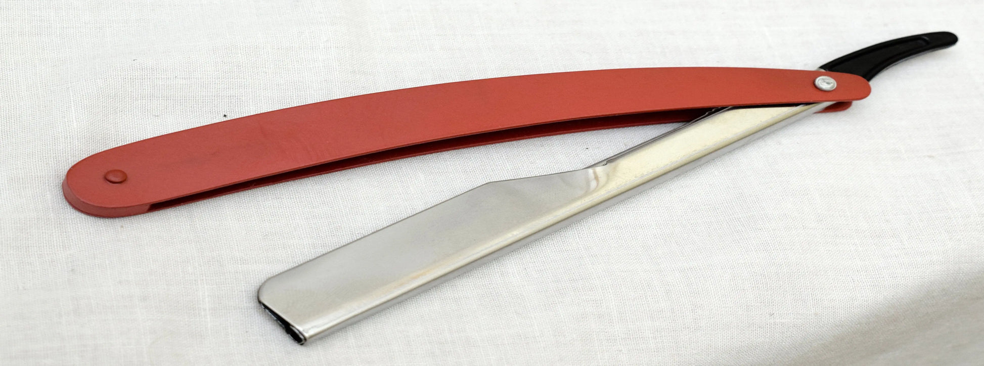 Straight Razor with Red Handle-1
